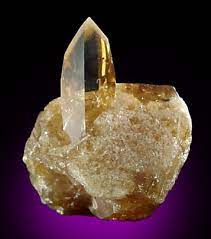 باریت نوعی ماده معدنی غیرفلزی مهم است که کاربردهای صنعتی وسیعی دارد