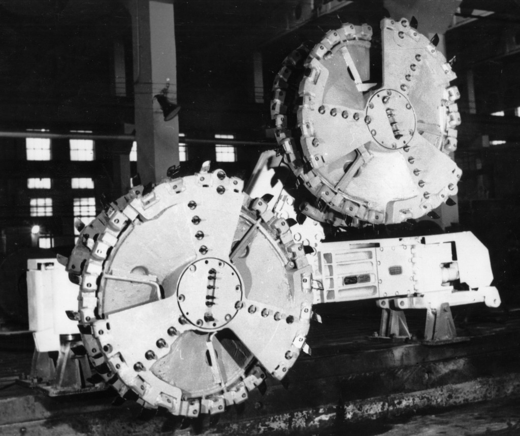 زغالتراش لایه باریک " کربن " «Карбон»