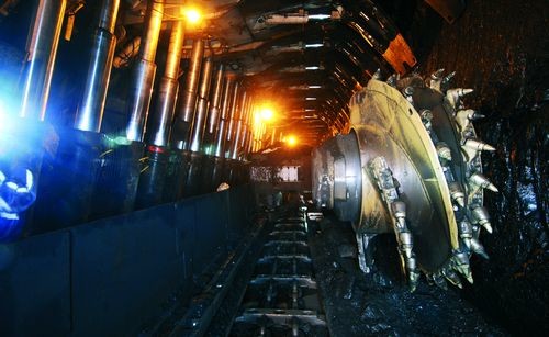 روش استخراج زغال سنگ کاملاً مکانیزه برای درز کم زغال سنگ در شرایط پیچیده زمین شناسی