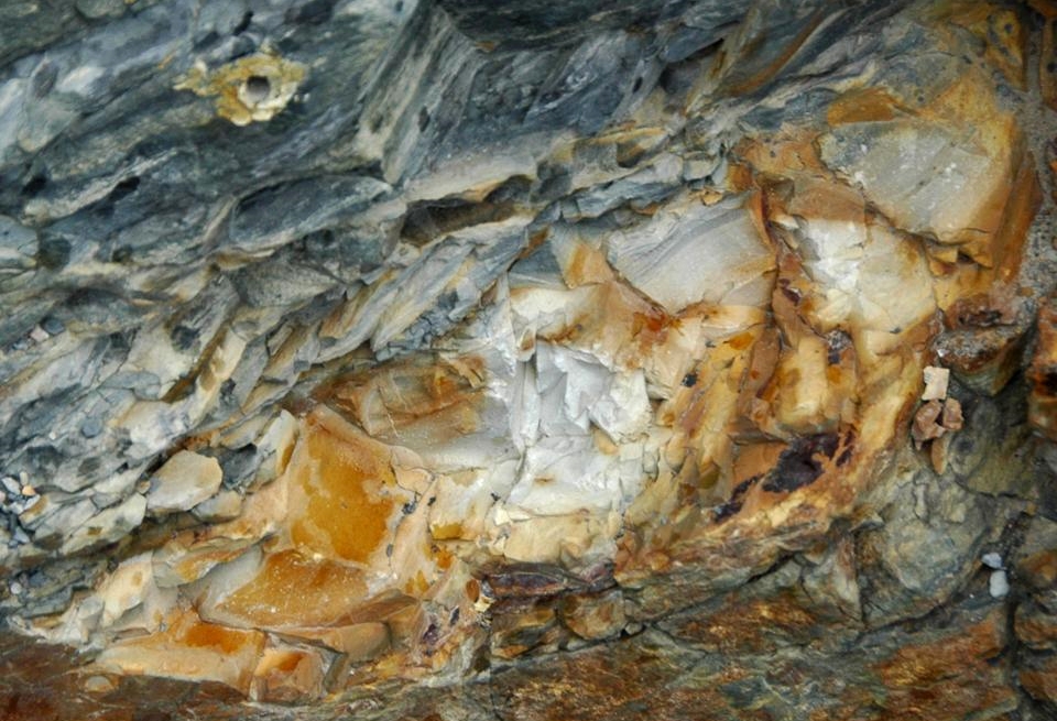 نحوه تشخیص بنتونیت